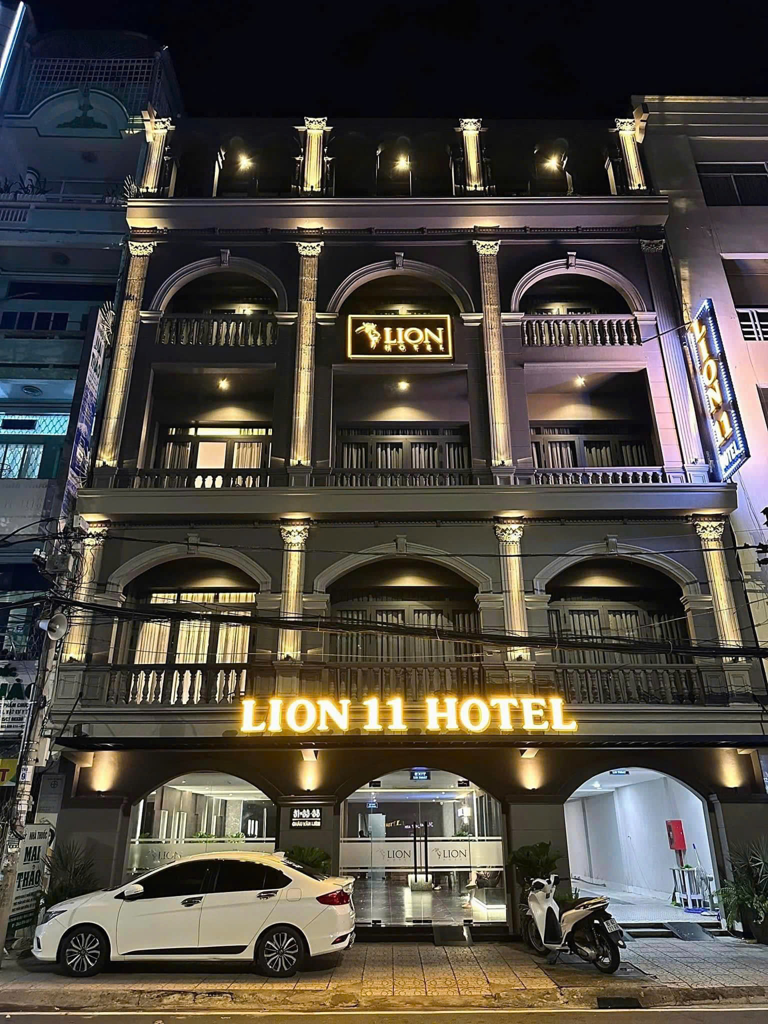 Lion 11 Hotel